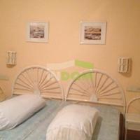 Хостел на первой линии моря/озера в Испании, Каталония, Жирона