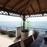Villa at the first line of the sea / lake in Italy, Trevi nel Lazio