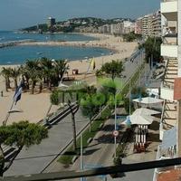 Hotel at the first line of the sea / lake in Spain, Catalunya, Girona