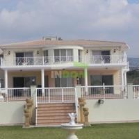 Villa at the second line of the sea / lake in Republic of Cyprus, Eparchia Pafou