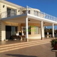 Villa at the second line of the sea / lake in Republic of Cyprus, Eparchia Pafou