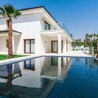 Villa in Spain, Andalucia, 793 sq.m.