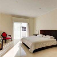 Villa in Spain, Andalucia, 952 sq.m.