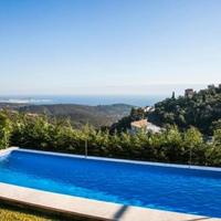 Villa in Spain, Catalunya, Girona, 317 sq.m.