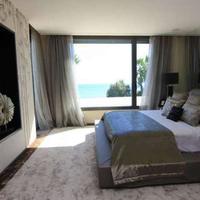 Villa at the first line of the sea / lake in Spain, Andalucia, 428 sq.m.