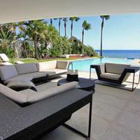 Villa at the first line of the sea / lake in Spain, Andalucia, 428 sq.m.