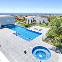 Villa in Spain, Andalucia, 610 sq.m.