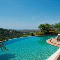 Villa in Spain, Andalucia, 1091 sq.m.