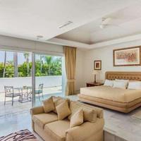 Villa in Spain, Andalucia, 916 sq.m.