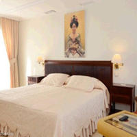 Отель (гостиница) на первой линии моря/озера в Испании, Андалусия, 5000 кв.м.