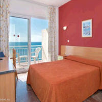 Отель (гостиница) на первой линии моря/озера в Испании, Андалусия, 5000 кв.м.