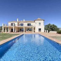 Villa in Spain, Andalucia, 1170 sq.m.