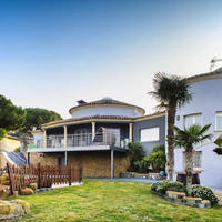 Villa in Spain, Catalunya, Girona, 700 sq.m.