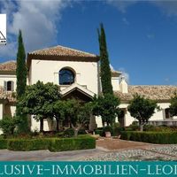Villa in the mountains, in the village, in the suburbs in Spain, Andalucia, Marbella, 1208 sq.m.