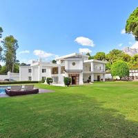 Villa in the mountains, in the village, in the suburbs, at the seaside in Spain, Andalucia, Marbella, 794 sq.m.