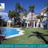 Villa in the mountains, in the village, in the forest, at the seaside in Spain, Andalucia, Marbella, 1116 sq.m.