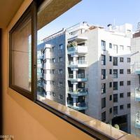 Flat in Spain, Catalunya, Les Corts, 85 sq.m.