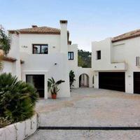 Villa in Spain, Andalucia, 822 sq.m.