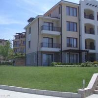 Flat at the first line of the sea / lake in Bulgaria, Burgas Province, Elenite, 61 sq.m.
