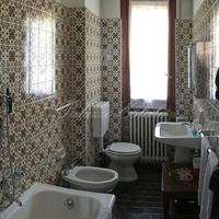 Вилла в Италии, Ломбардия, Варезе