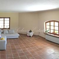 Villa in the city center in Italy, Lombardia, Varese