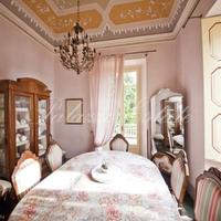 Вилла в центре города, на первой линии моря/озера в Италии, Варезе