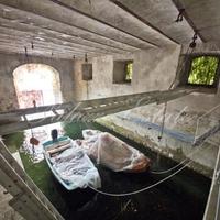 Вилла в центре города, на первой линии моря/озера в Италии, Варезе