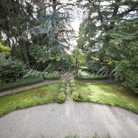 Вилла в центре города, на первой линии моря/озера в Италии, Варезе