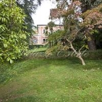 Вилла в центре города, на первой линии моря/озера в Италии, Варезе