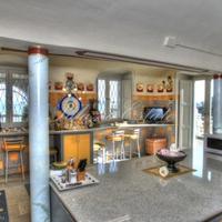 Вилла в центре города, на первой линии моря/озера в Италии, Варезе