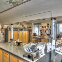 Вилла в центре города, на первой линии моря/озера в Италии, Варезе