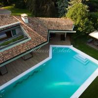 House in Italy, Lombardia, Varese, 1060 sq.m.