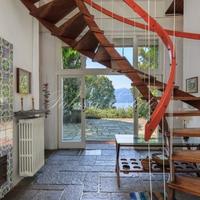 Вилла в центре города, на первой линии моря/озера в Италии, Варезе