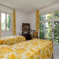 Вилла в центре города, на первой линии моря/озера в Италии, Варезе