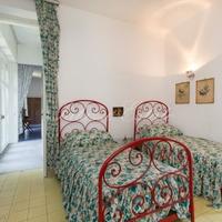 Вилла в центре города, на первой линии моря/озера в Италии, Варезе