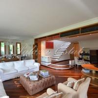 Вилла в Италии, Ломбардия, Варезе