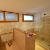 Вилла в Италии, Ломбардия, Варезе