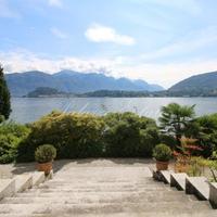 Вилла на второй линии моря/озера в Италии, Ломбардия, Варезе