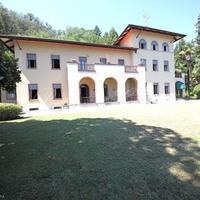 Вилла на первой линии моря/озера в Италии, Ломбардия, Варезе