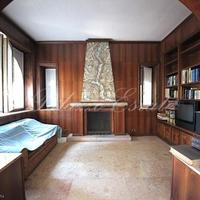 Вилла на первой линии моря/озера в Италии, Ломбардия, Варезе