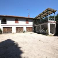 Вилла на первой линии моря/озера в Италии, Ломбардия, Варезе