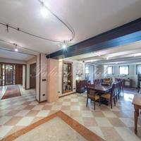 Villa in the suburbs in Italy, Venice