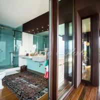 Вилла в центре города в Италии, Варезе, 300 кв.м.