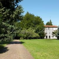 Villa in Italy, Varese, 800 sq.m.