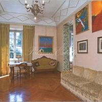 Вилла в центре города в Италии, Ломбардия, Варезе, 900 кв.м.