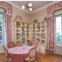 Вилла в центре города в Италии, Ломбардия, Варезе, 900 кв.м.