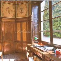 Вилла в центре города в Италии, Ломбардия, Варезе, 900 кв.м.