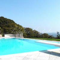 Villa in Italy, Varese, 300 sq.m.