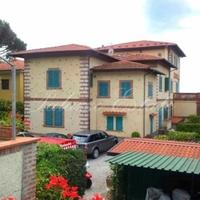 Вилла на первой линии моря/озера в Италии, Пиза, 700 кв.м.