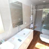 Villa at the first line of the sea / lake, in the suburbs in Italy, Varese, 200 sq.m.